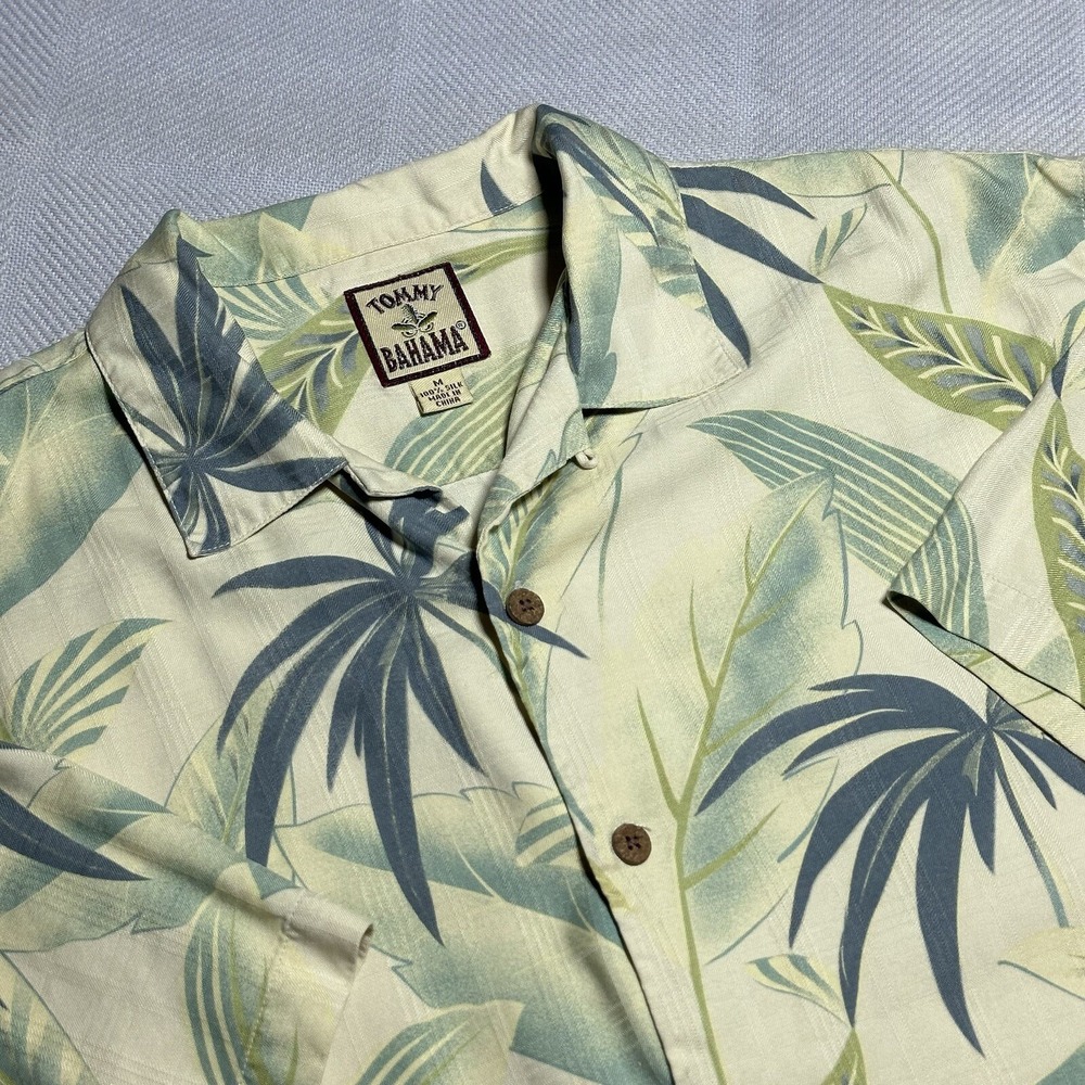 Tommy Bahama Palm Leaves Yellow Silk Button Camp Hawaiian Shirt Mens Size Medium